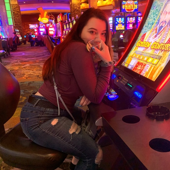 hey_itsnora